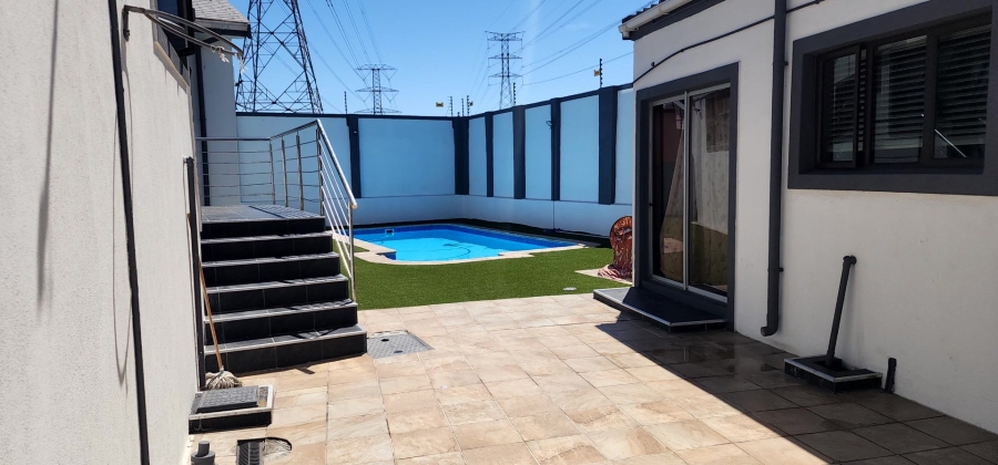 To Let 2 Bedroom Property for Rent in Newfields Western Cape